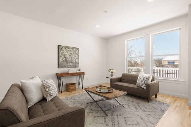 23 Park St 2, Somerville, MA 02143