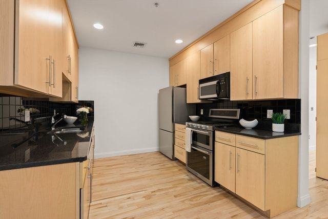 23 Park St 2, Somerville, MA 02143
