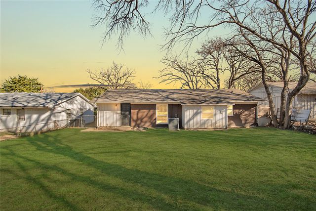 2425 Avis Street, Mesquite, TX 75149