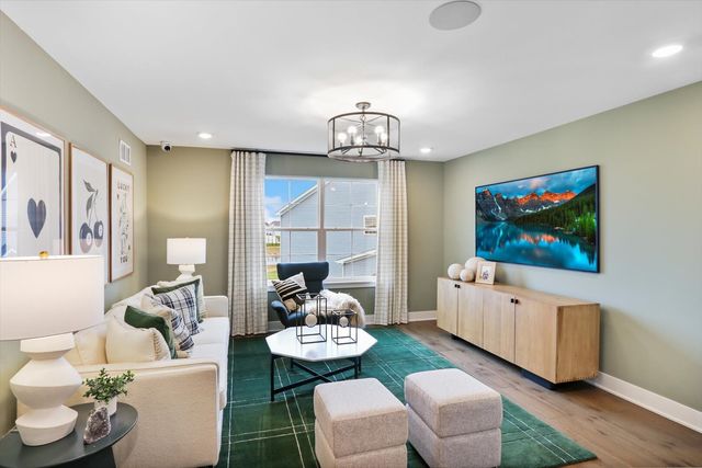 122 Arnold Avenue, Oswego, IL 60543