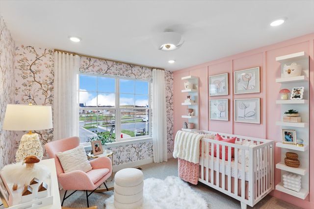 122 Arnold Avenue, Oswego, IL 60543