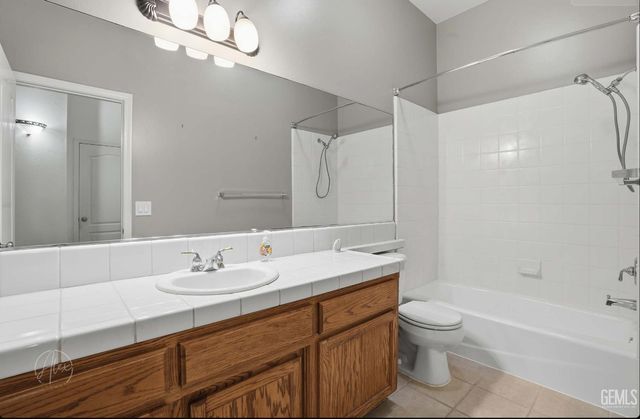 13604 Providence Place, Bakersfield, CA 93314