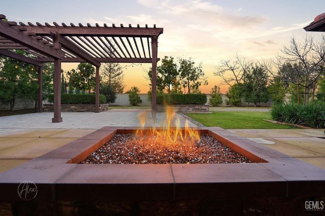 13604 Providence Place, Bakersfield, CA 93314