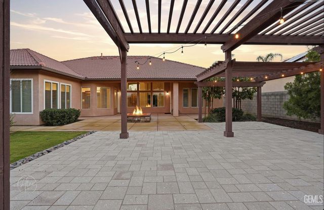 13604 Providence Place, Bakersfield, CA 93314