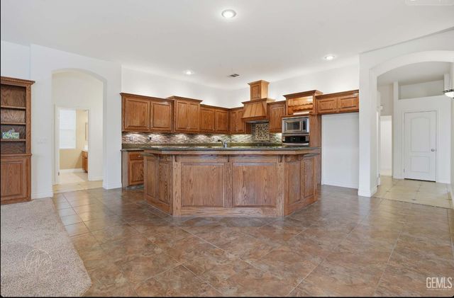 13604 Providence Place, Bakersfield, CA 93314