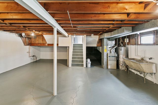 9204 Kedvale Avenue, Oak Lawn, IL 60453