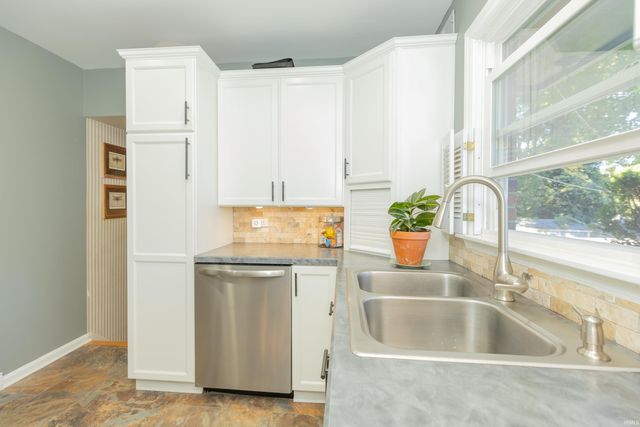 2228 Dusseldorf Drive, Evansville, IN 47711