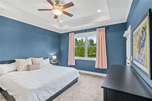 4910 NW Ridgewood Court, Riverside, MO 64150