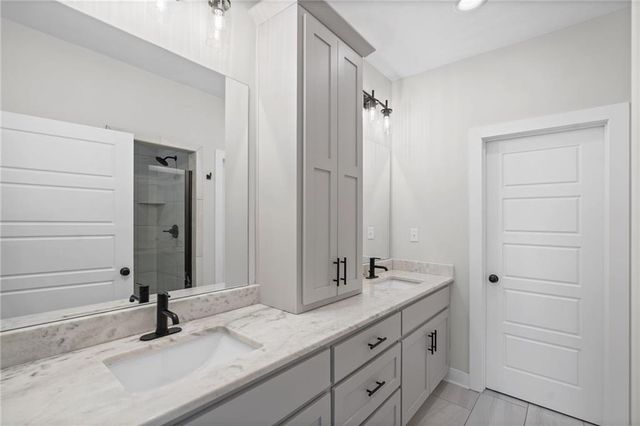 4910 NW Ridgewood Court, Riverside, MO 64150