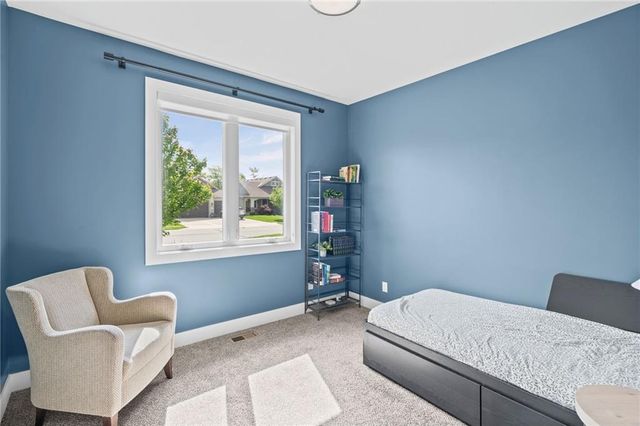 4910 NW Ridgewood Court, Riverside, MO 64150