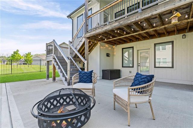 4910 NW Ridgewood Court, Riverside, MO 64150