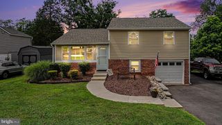 493 ADRIAN RD, Collegeville, PA 19426