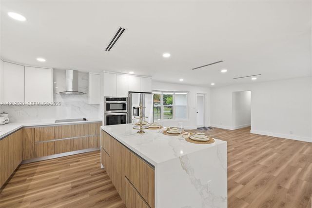 437 NW 13th Dr, Boca Raton, FL 33486