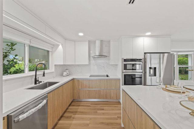 437 NW 13th Dr, Boca Raton, FL 33486