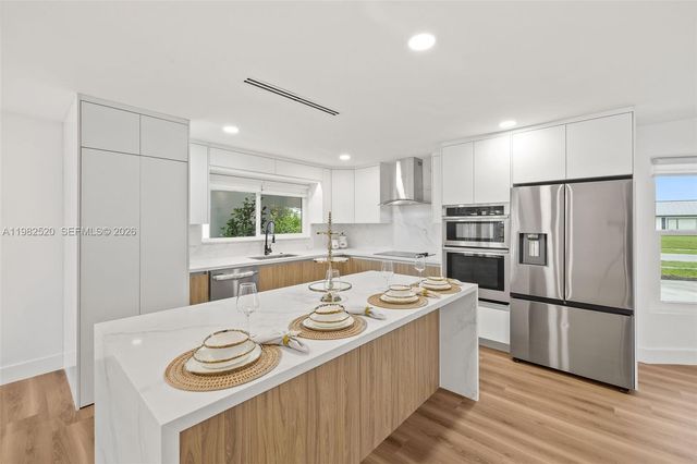 437 NW 13th Dr, Boca Raton, FL 33486