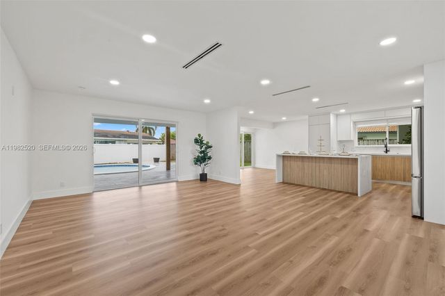 437 NW 13th Dr, Boca Raton, FL 33486