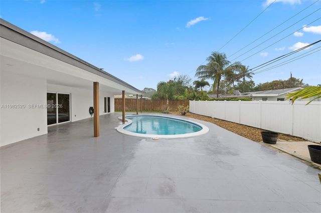 437 NW 13th Dr, Boca Raton, FL 33486