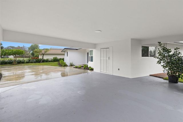 437 NW 13th Dr, Boca Raton, FL 33486