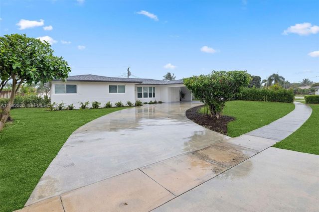 437 NW 13th Dr, Boca Raton, FL 33486