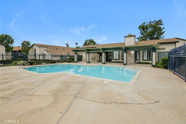 23250 Orange Ave 1, Lake Forest, CA 92630