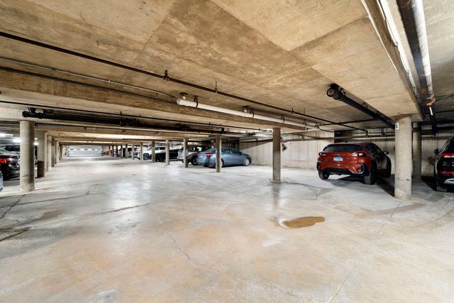 1615 E Central Road 410B, Arlington Heights, IL 60005
