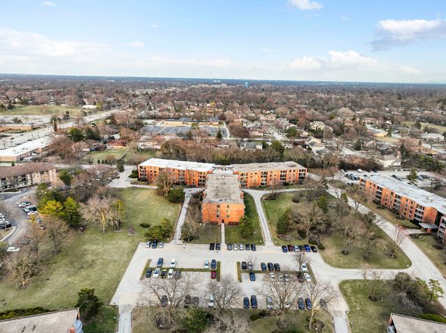 1615 E Central Road 410B, Arlington Heights, IL 60005