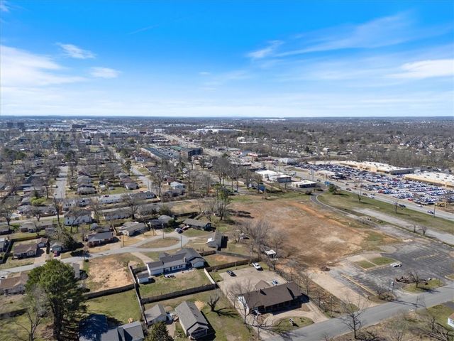 722 NW 6th Street, Bentonville, AR 72712