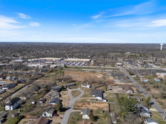 722 NW 6th Street, Bentonville, AR 72712