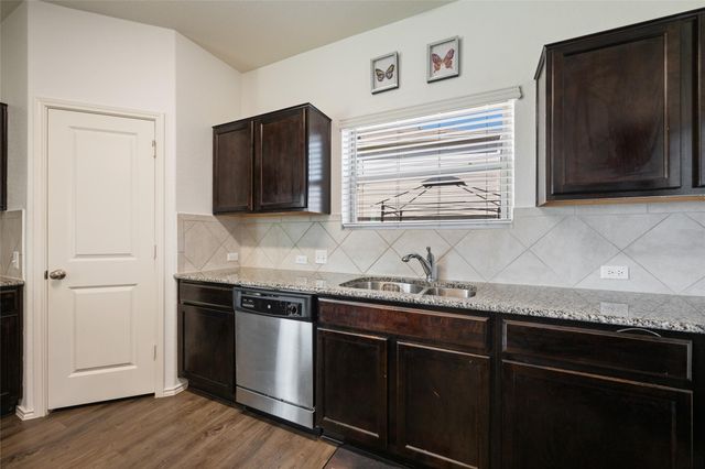 524 Circle WAY 12F, Jarrell, TX 76537