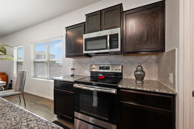 524 Circle WAY 12F, Jarrell, TX 76537