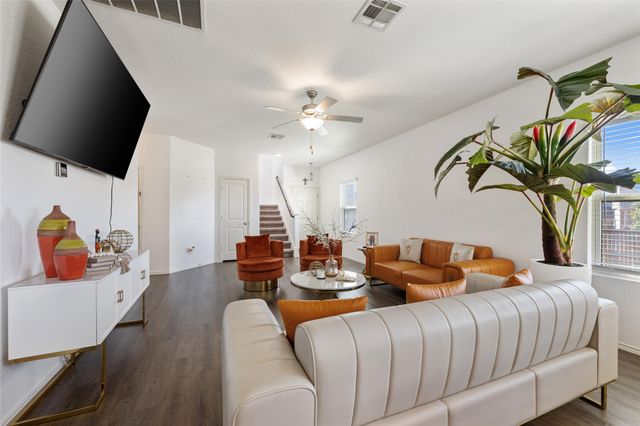 524 Circle WAY 12F, Jarrell, TX 76537