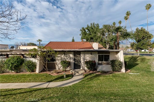 1592 Christopher Ln, Redlands, CA 92374