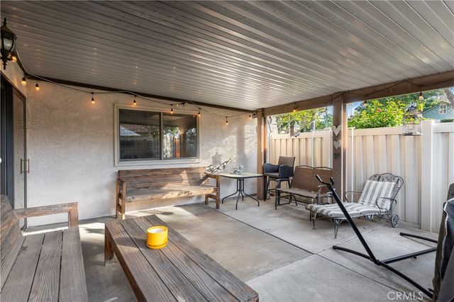 1592 Christopher Ln, Redlands, CA 92374