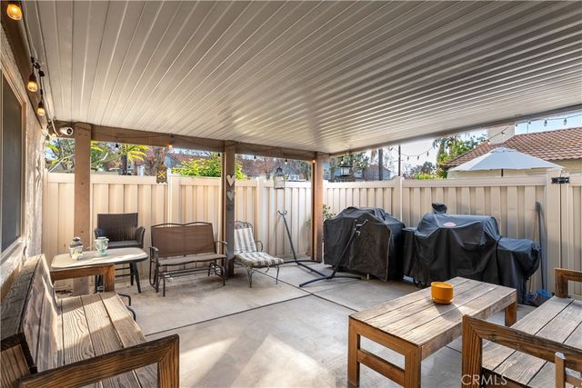 1592 Christopher Ln, Redlands, CA 92374