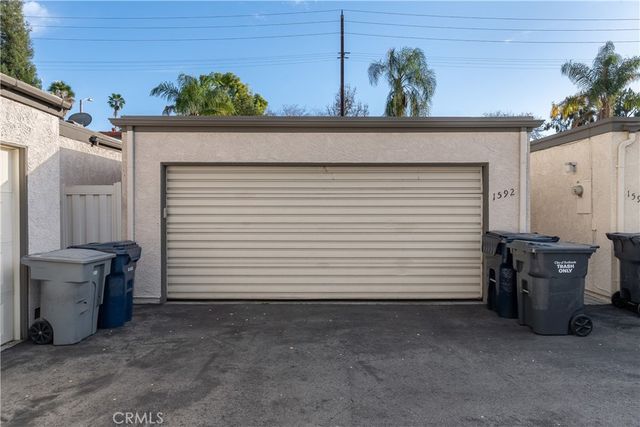 1592 Christopher Ln, Redlands, CA 92374