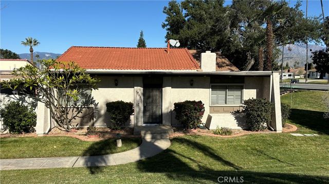 1592 Christopher Ln, Redlands, CA 92374