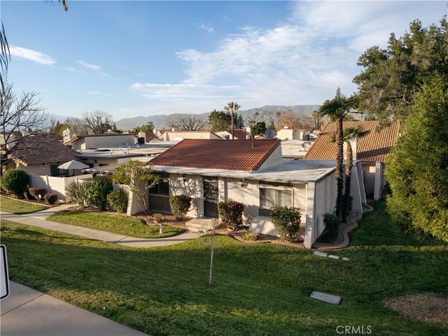 1592 Christopher Ln, Redlands, CA 92374