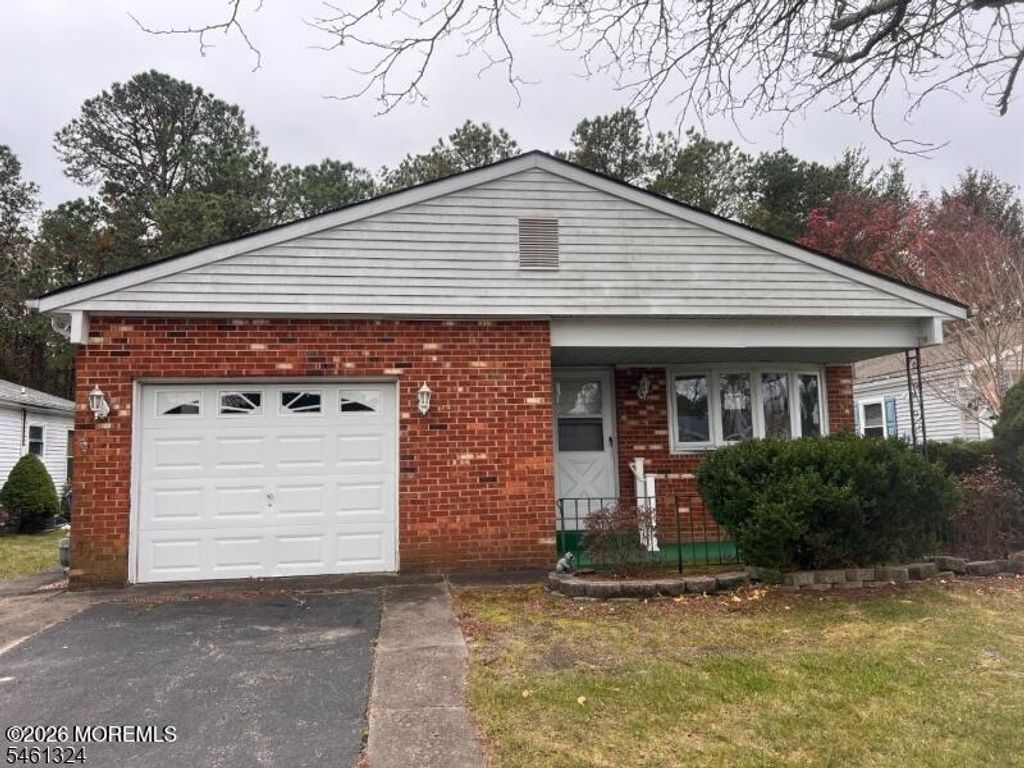246 Orlando Boulevard, Toms River, NJ 08757