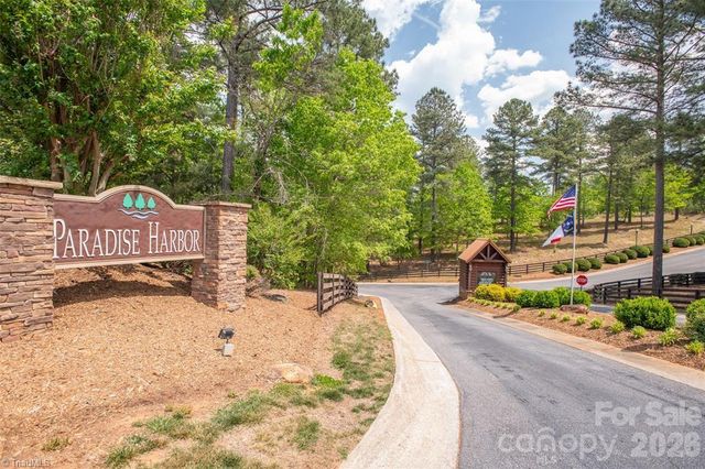 1518 W Paradise Harbor Drive, Connelly Springs, NC 28612