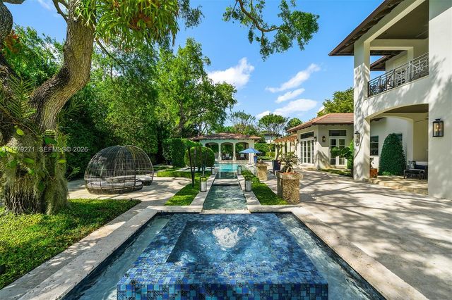 11750 SW 68th Ct, Pinecrest, FL 33156