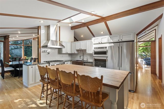 19611 NE Redmond Road, Redmond, WA 98053