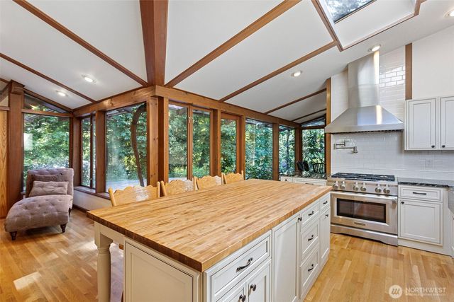 19611 NE Redmond Road, Redmond, WA 98053