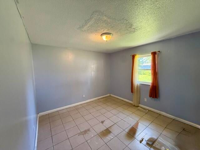 2431 Lawrence Drive, Benton Harbor, MI 49022