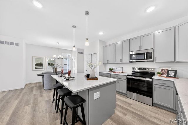 4208 Marais Temps Clair Drive, St Charles, MO 63301