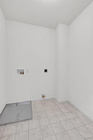 4208 Marais Temps Clair Drive, St Charles, MO 63301