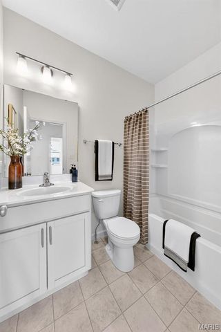 4208 Marais Temps Clair Drive, St Charles, MO 63301