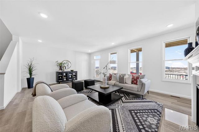 4208 Marais Temps Clair Drive, St Charles, MO 63301