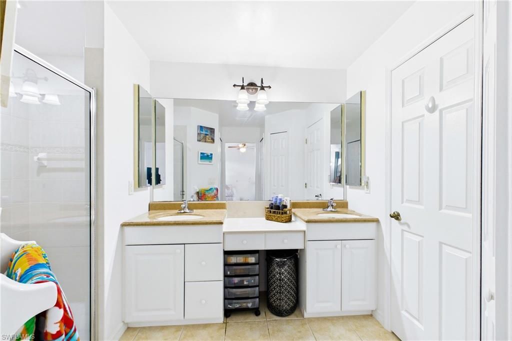Image 12 of property listing at 4352 Agualinda BLVD, Cape Coral, FL 33914