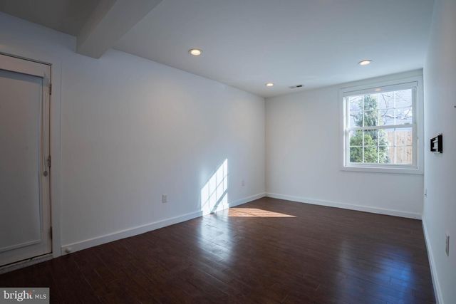 4 IVY LN, Yardley, PA 19067