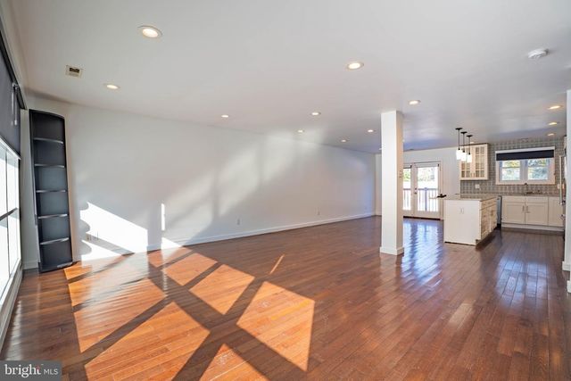 4 IVY LN, Yardley, PA 19067